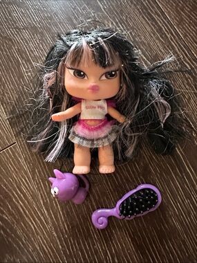 Jade Glow Baby Bratz Doll